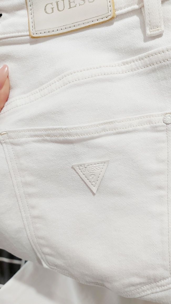Бели дънки Guess