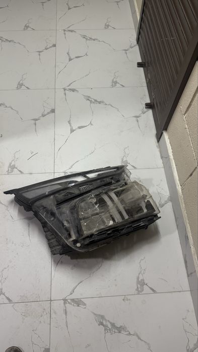 Продам фару на Hyundai Santafe