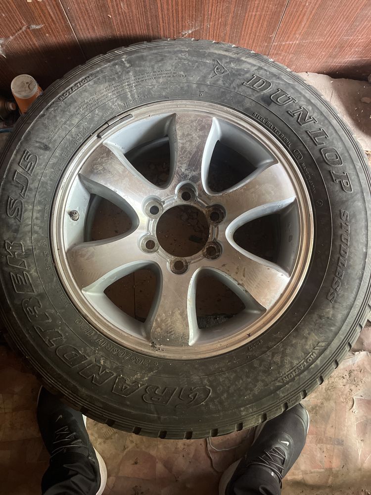 Продам запаску на прадик лексус gx470