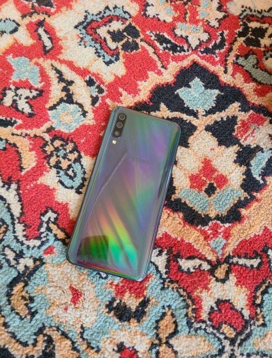 Samsung A50 64GB Sotiladi