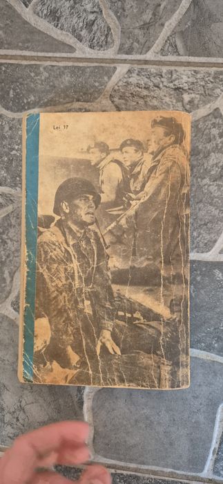 Vând cărți vechi foarte bine conservate