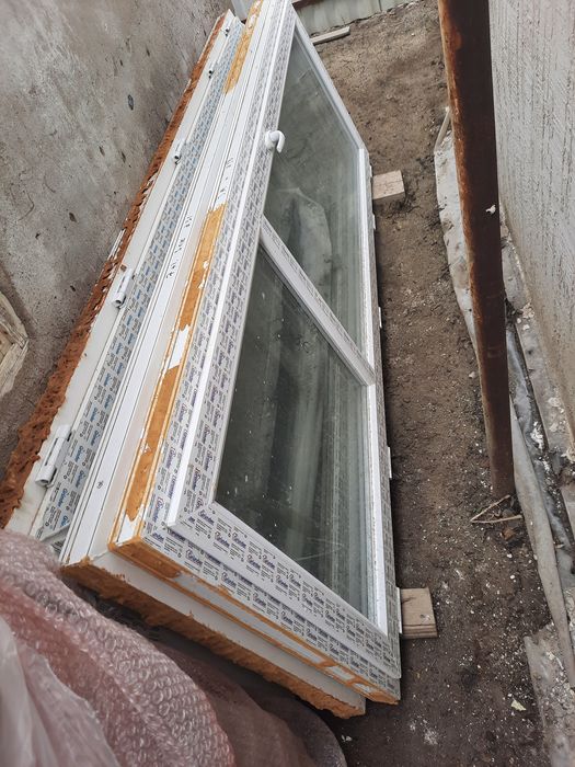 Пластиковые дверь