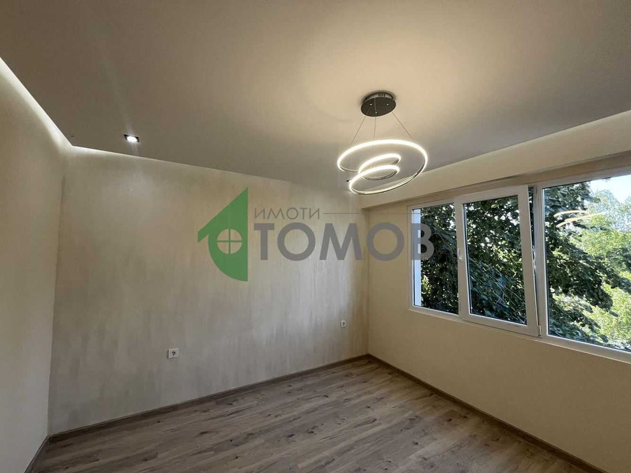 Продава се Тристаен апартамент в Шумен, Център - 58 кв.м за 1627 €/кв.м - Снимка #3