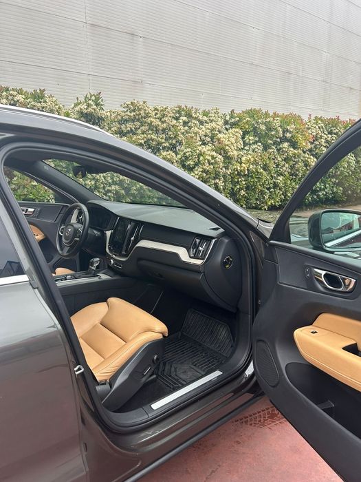 Vând Volvo XC 60