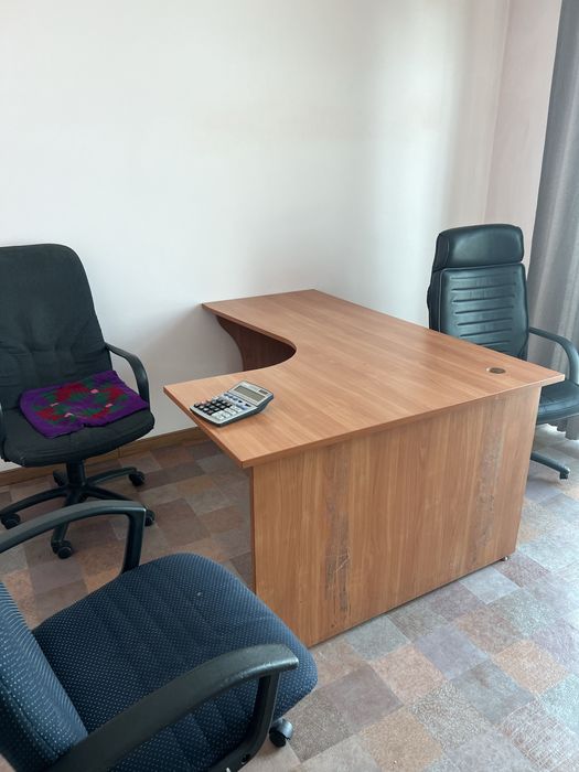 Продам офисную мебель , столы, шкафы, кресла