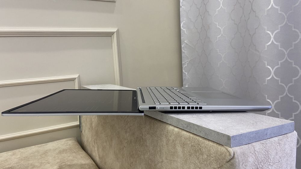 Продаю ноутбук Asus Vivobook