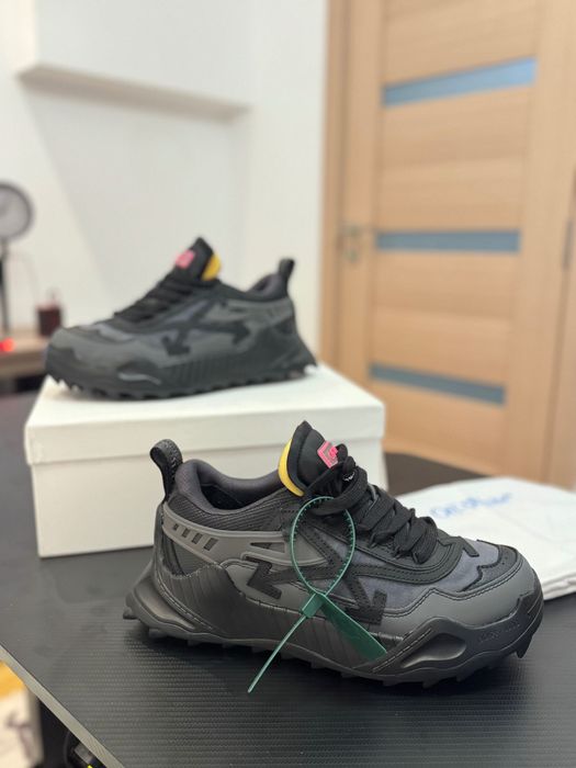 Off white Odsy 1000