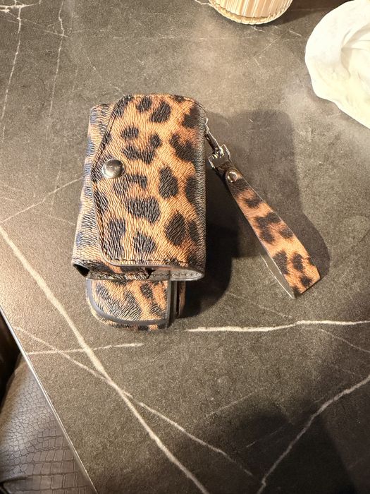 2 Iqos Iluma-Negru +Roz