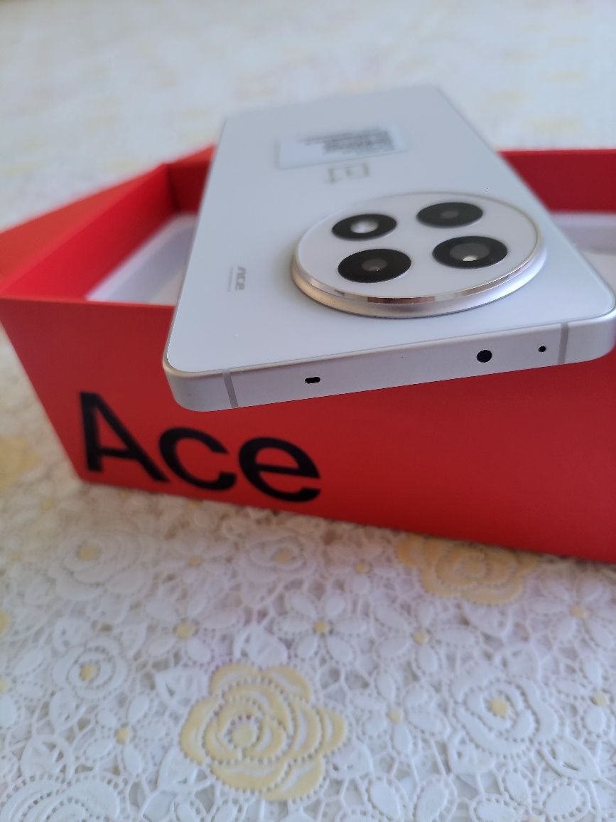 Oneplus ace 5 deyarli yangi