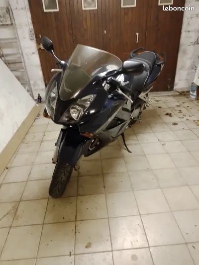 Honda vfr 800 v tec