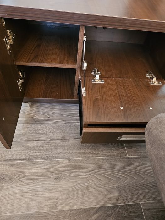 Masuta  living/sufragerie