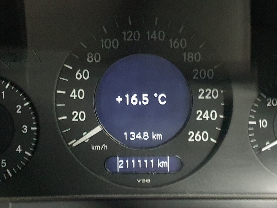 Mercedes-Benz W211 E200 Automat / eventual schimb