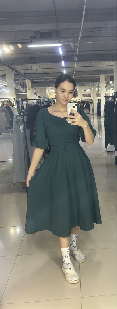 Платье зеленое французкой длины