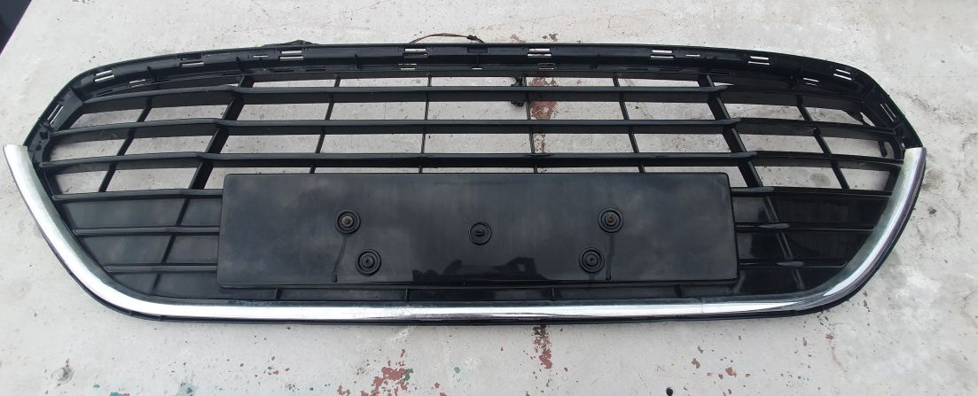 Grila centrala Ford Mondeo 4 2010-2014