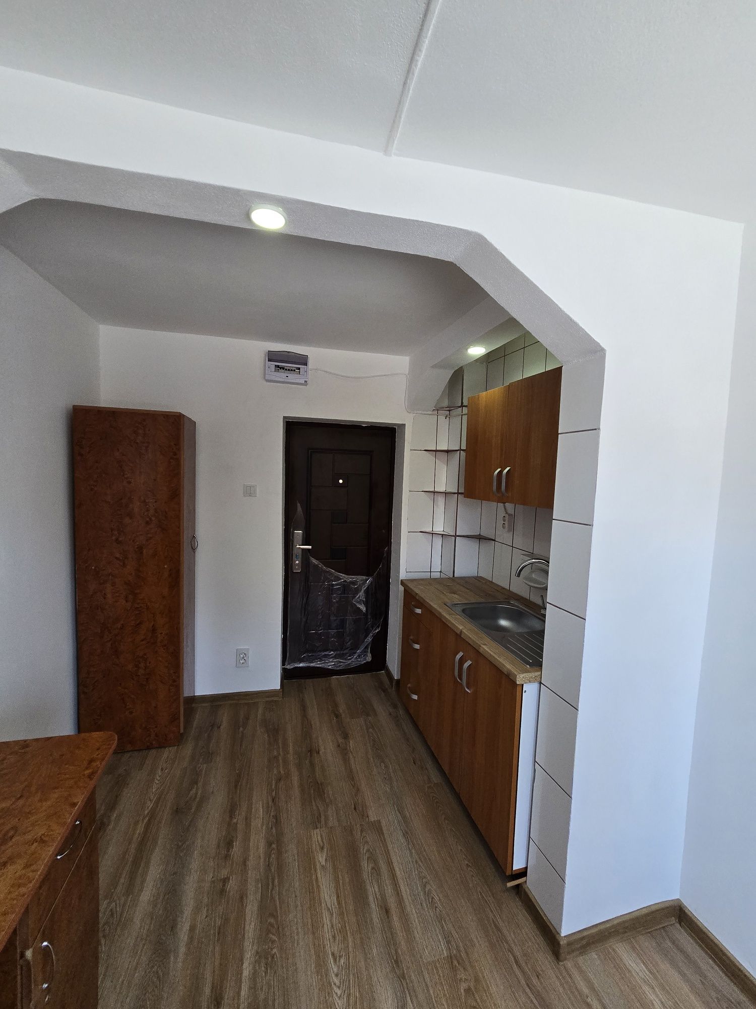 Garsoniera de vânzare