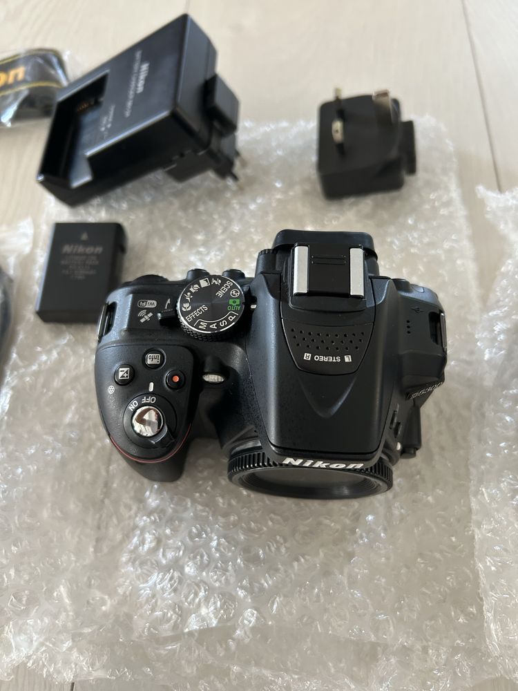 Aparat foto DSLR Nikon D5300, 24,2MP Black + Obiectiv AF-P 18-55mm VR