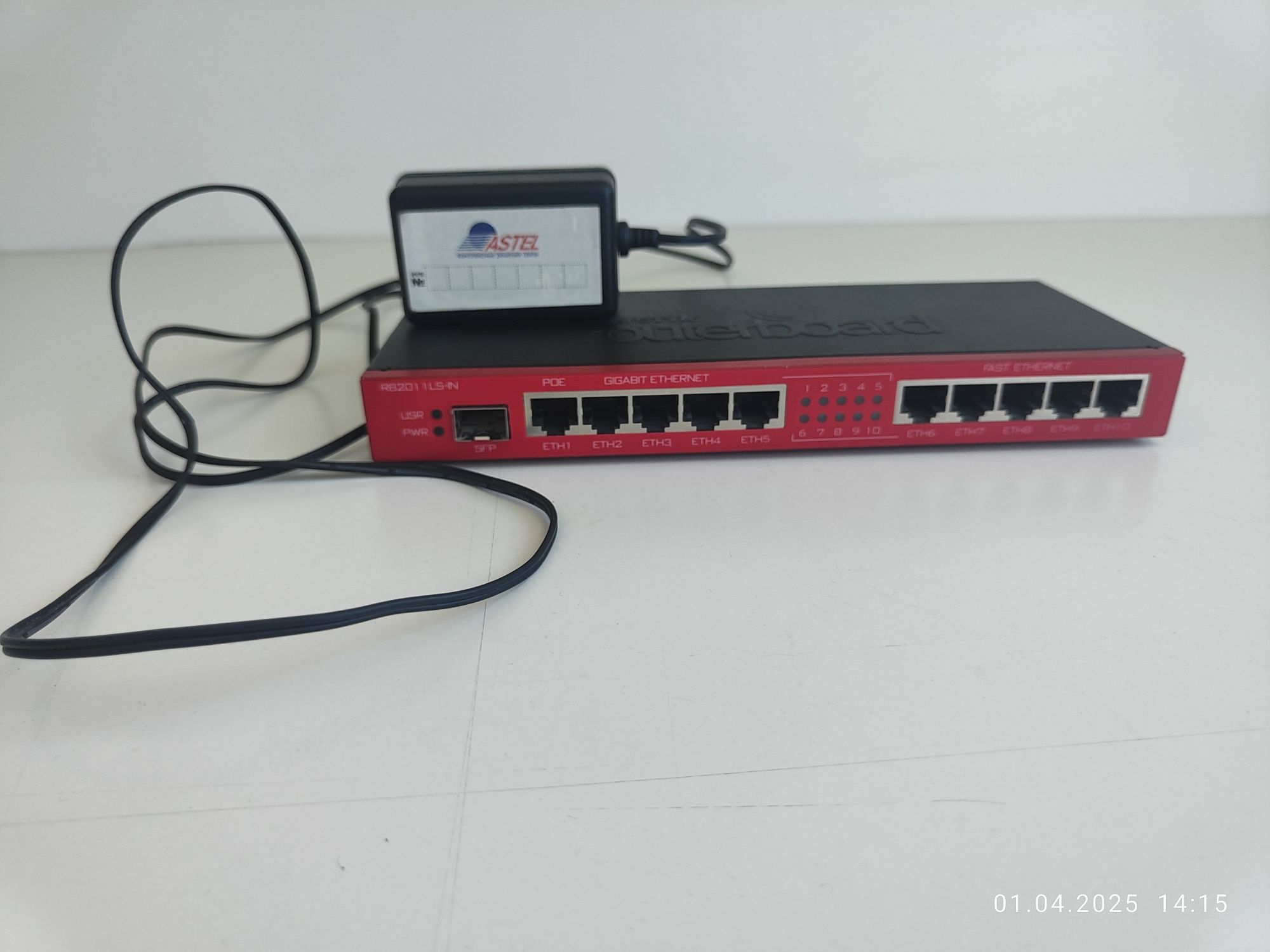 Маршрутизатор MikroTik RB2011LS-IN