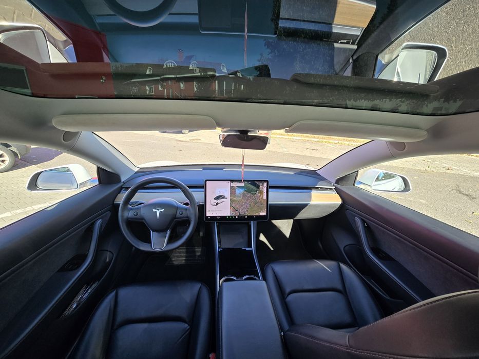 Tesla model 3 sr+ 2020