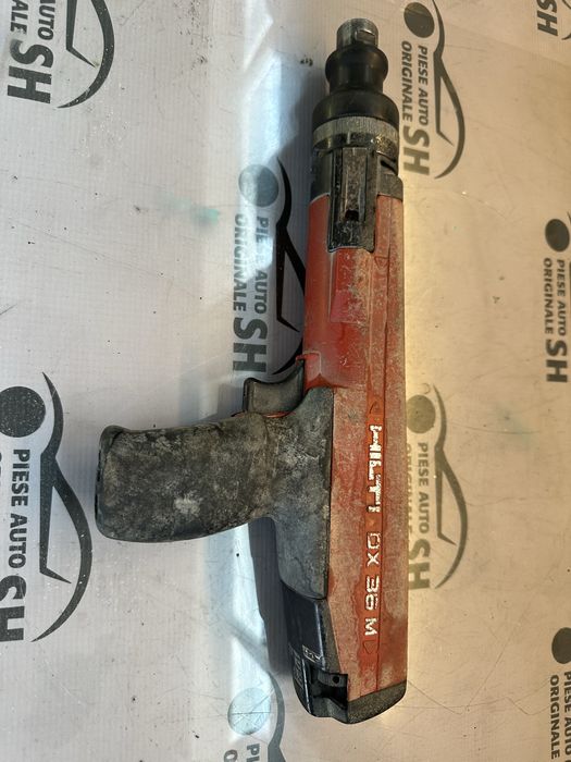 Pistol de puşcat bolțuri , capse ,