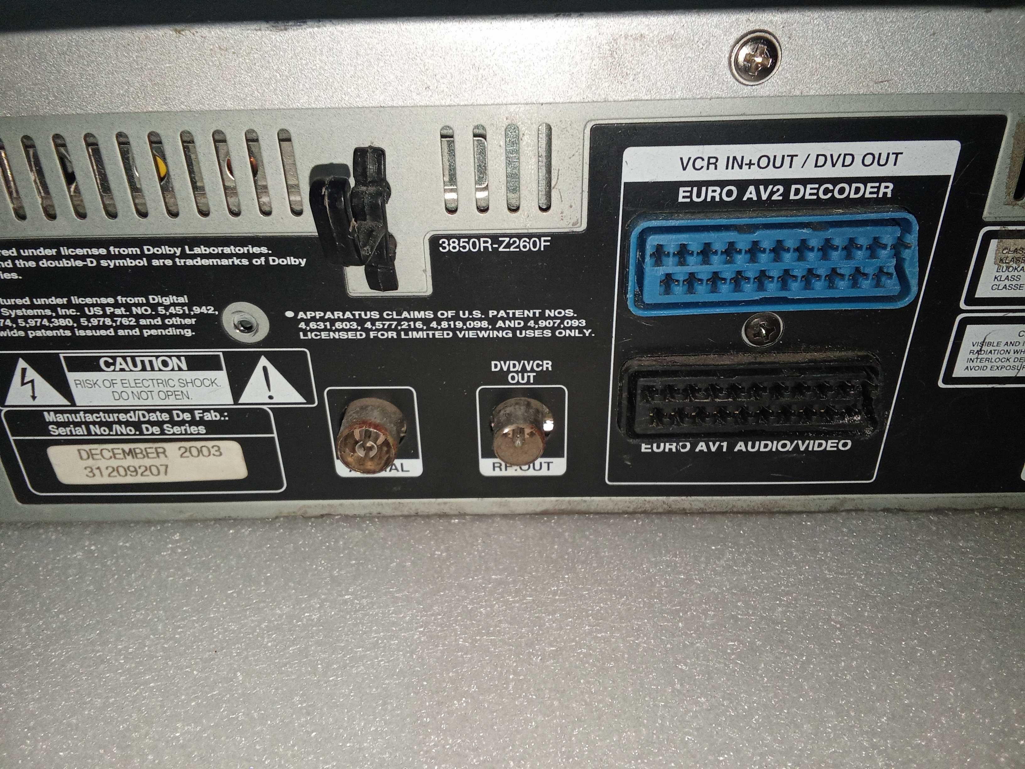 DVD-VCR Universum за части