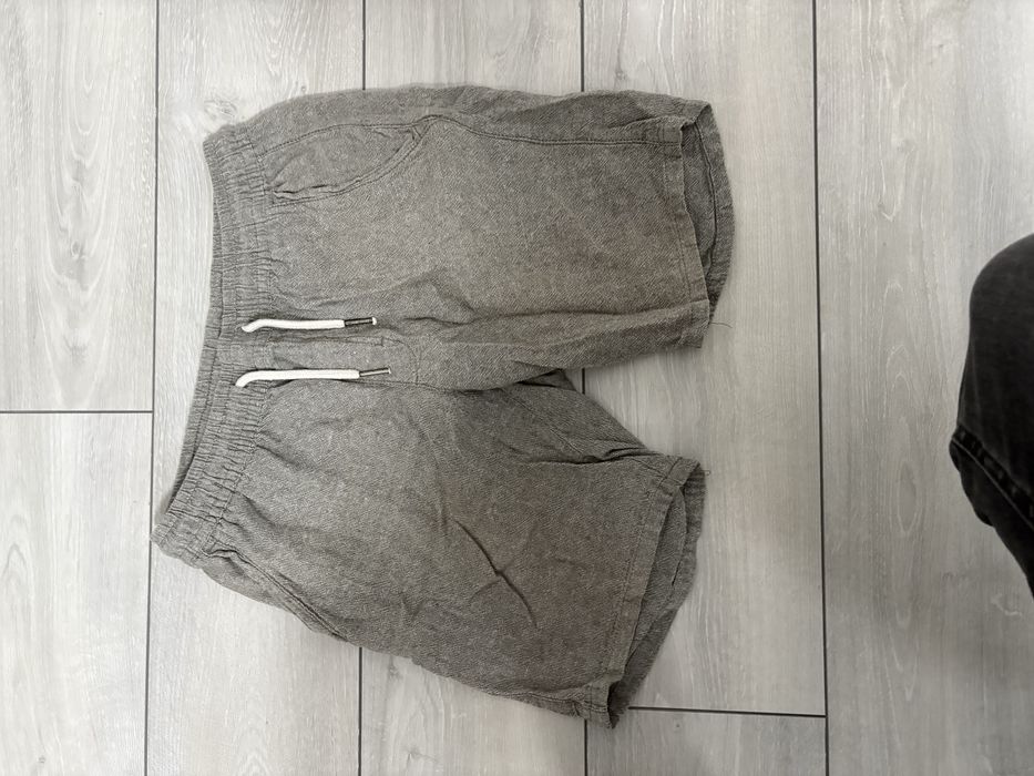 Pantaloni scurti diverse modele