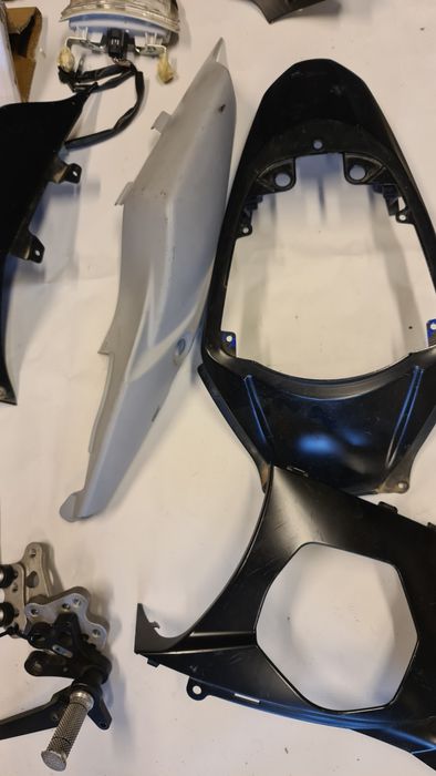 Suzuki GSXR 1000 k7 K8 2007 2008 carena aripă scărițe stop cadru bord