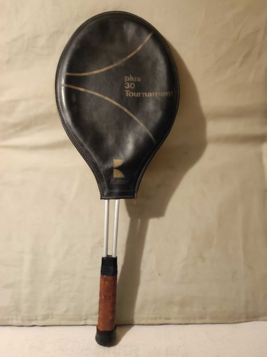 Тенис ракета с калъф