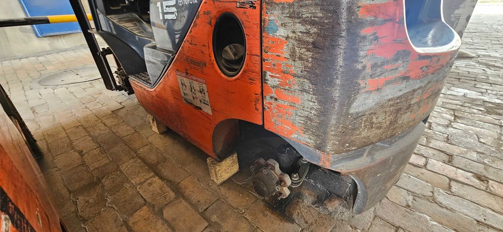 Вилочный погрузчик TOYOTA