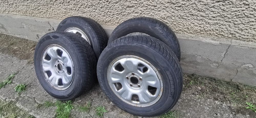 Roti genti duster 215 65 16 iarna