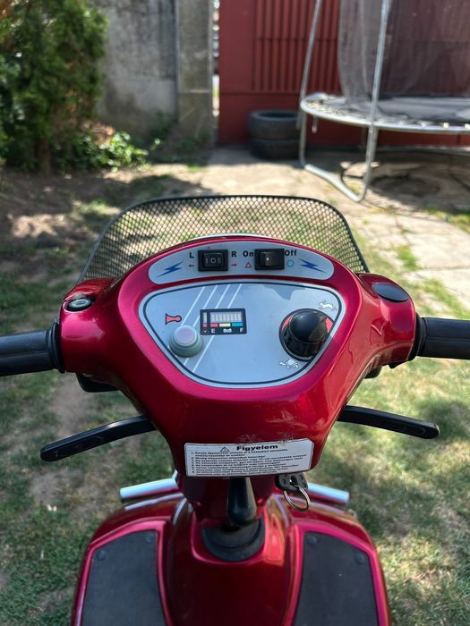 Scuter electric pentru vârstnici