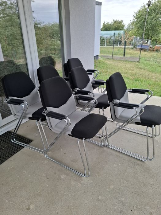 Vand scaune (13 bucati)