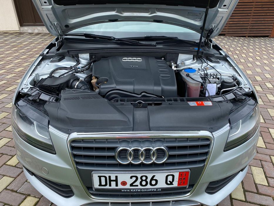 Vând Audi A4 b8 TDI motor GAGA