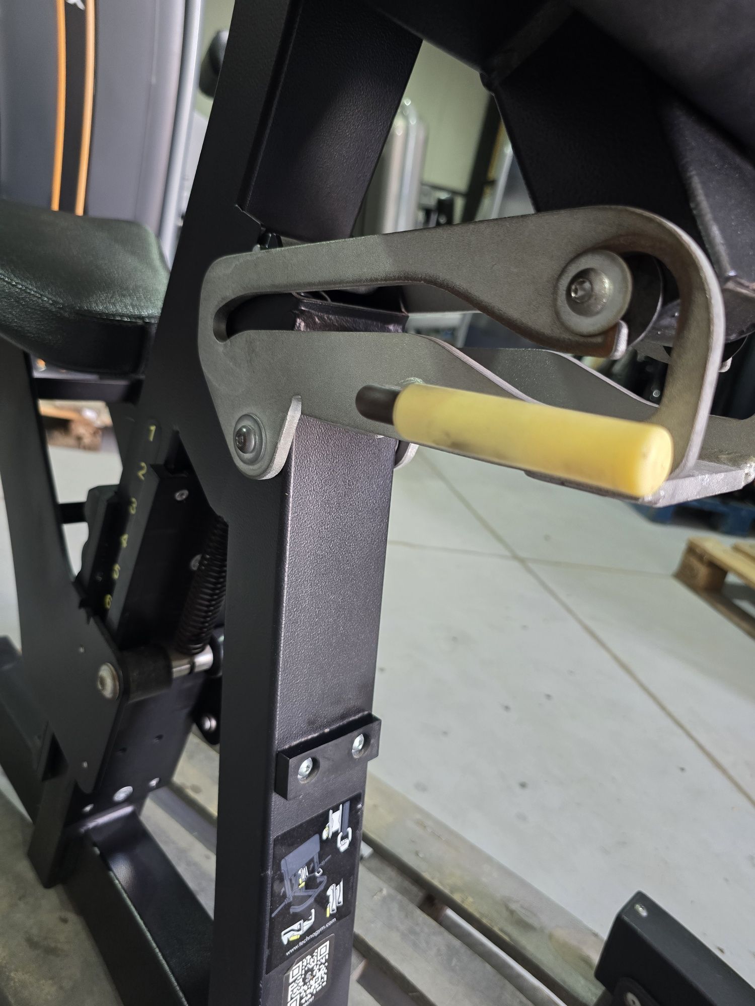 Technogym pure strenght техноджим скотова пейка