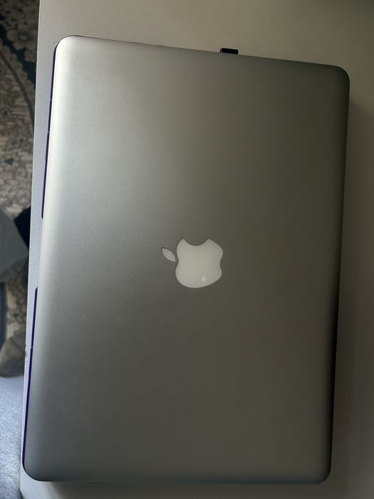 Макбук про в отличном состояние