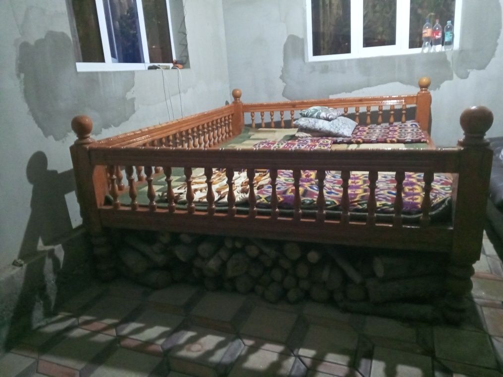 Караот, хон тахта бе ушный
