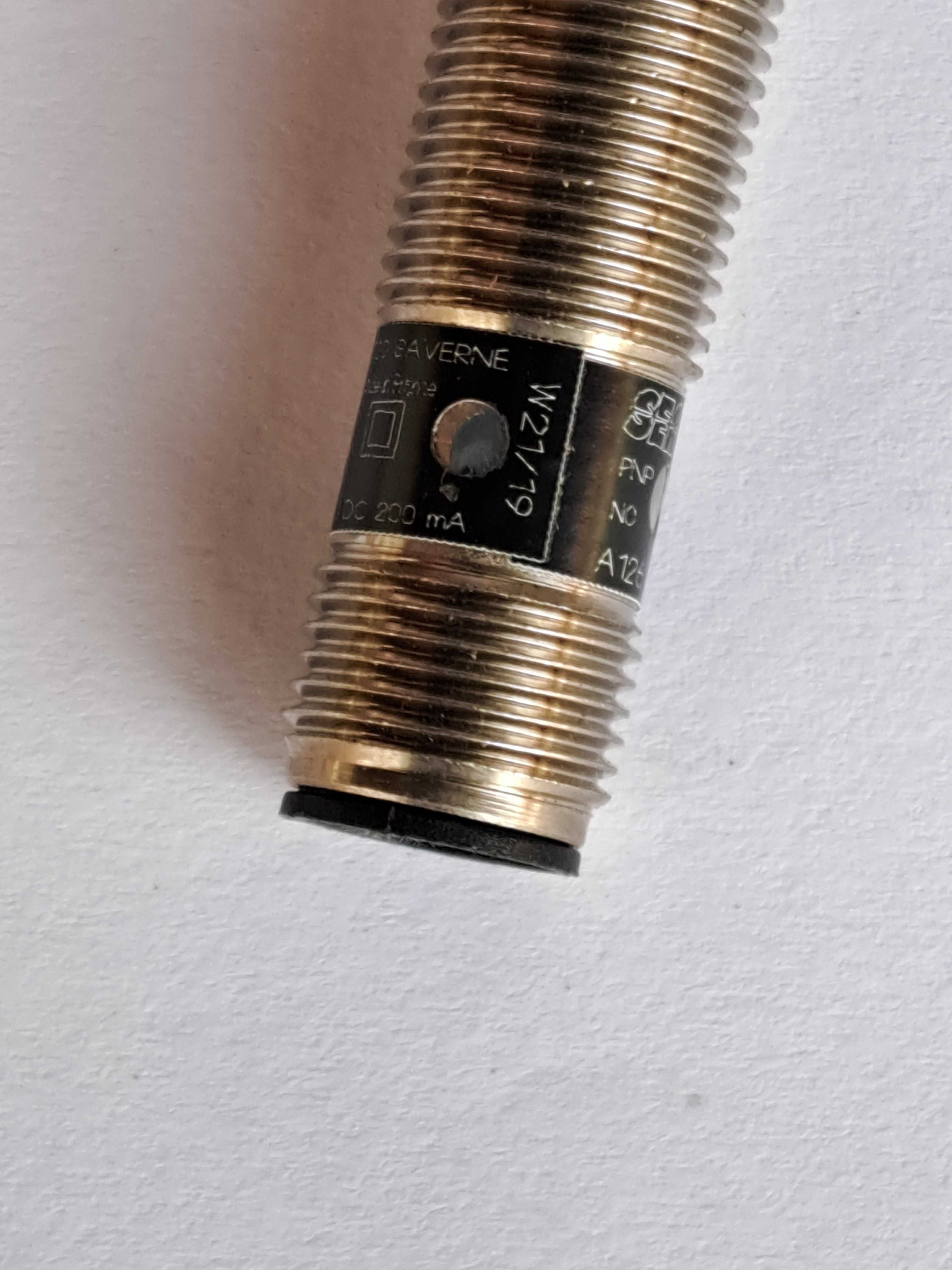 PROXIMITY Sensor REF. Senstronic A126305M120411