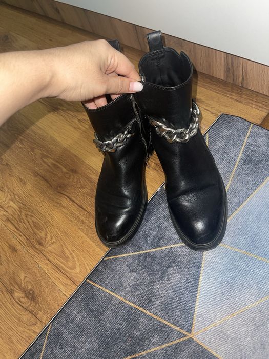 Продам осенние ботинки