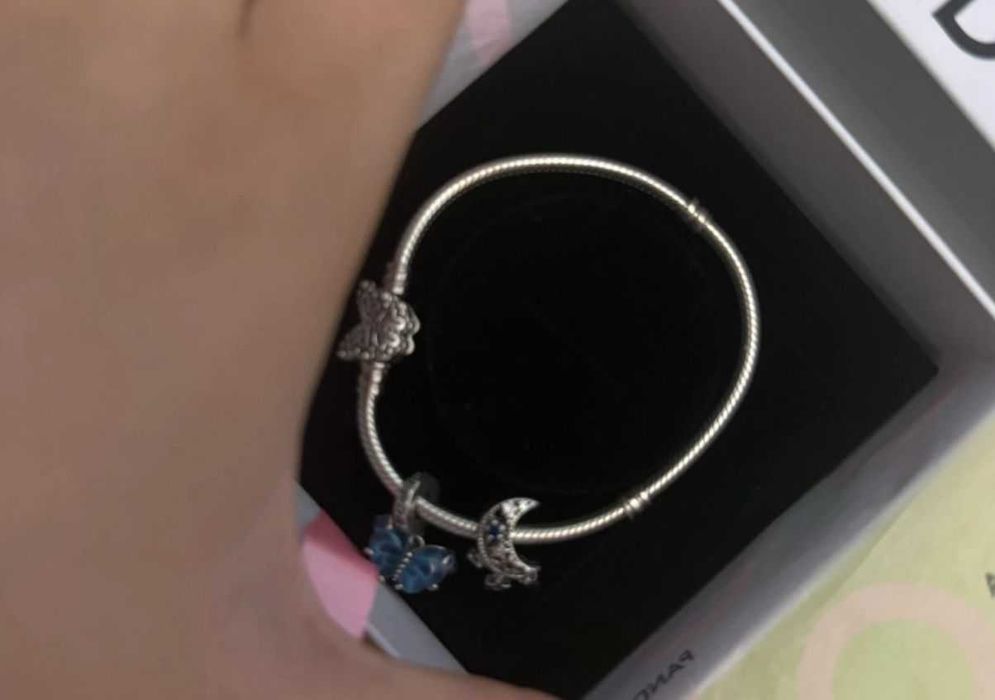Vând Brățară Pandora cu 2 charm-uri