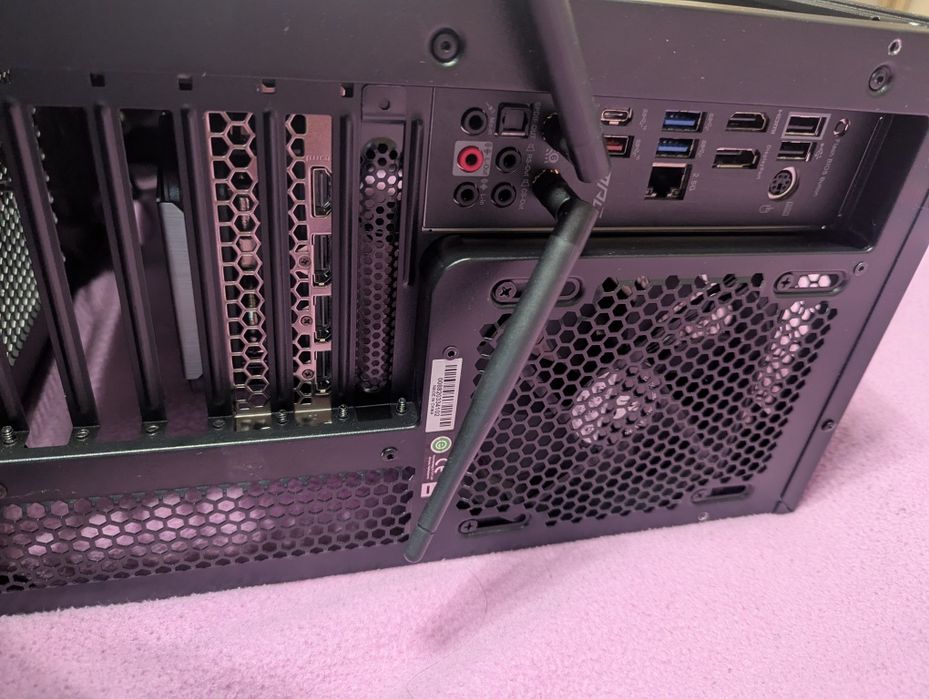 Компютър / workstation