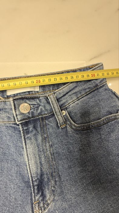 Дънки на Calvin Klein
