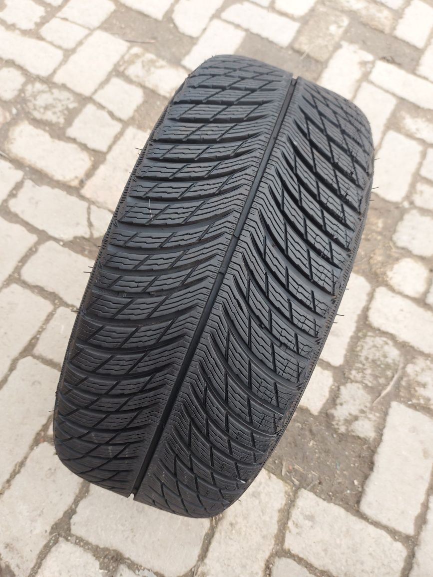 O bucată 225/40 R18 M+S iarnă - una Continental Michelin Pirelli