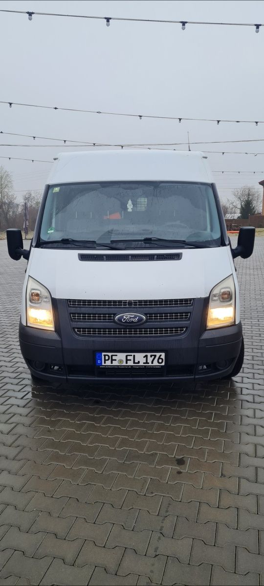 Vând sau schimb autoutilitara ford tranzit