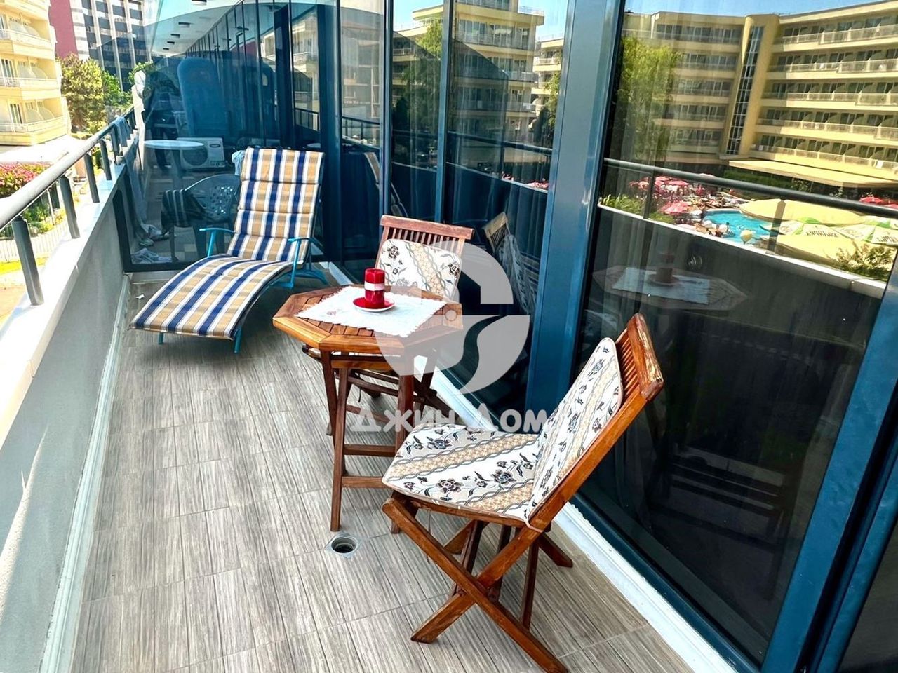 Продава се Двустаен апартамент в к.к. Слънчев бряг - 70 кв.м за 1015 €/кв.м - Снимка #3