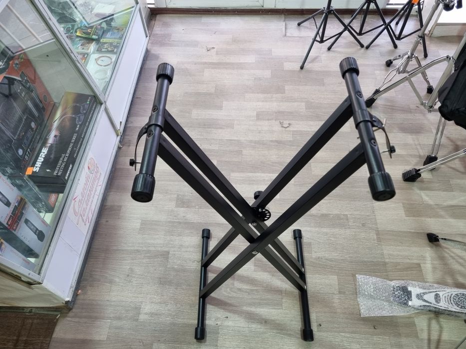 Sintezator uchun sifatli stoyka