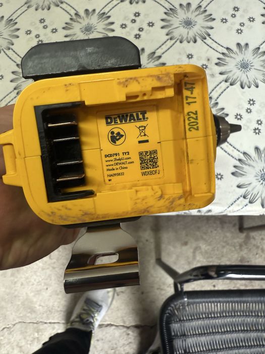 Акумулаторен винтоверт DEWALT DCD791NT