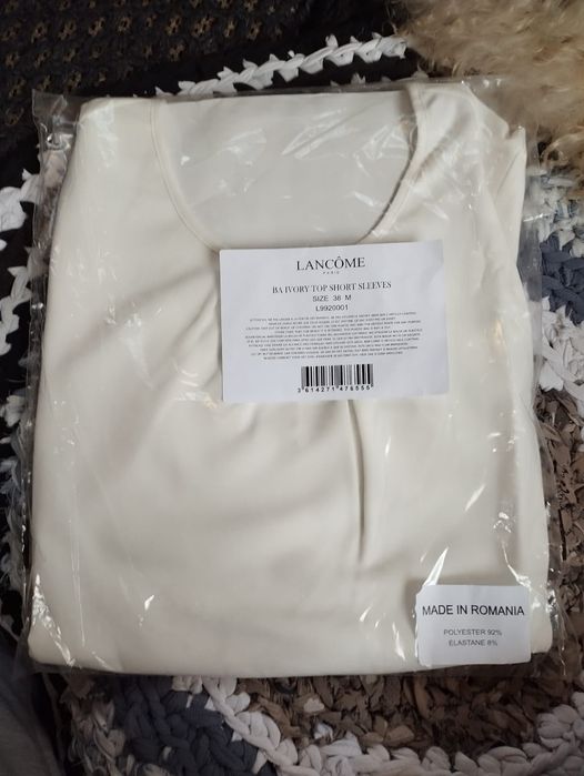 Продам блузку женскую