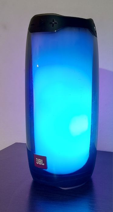 Vând boxă jbl 4 pulse