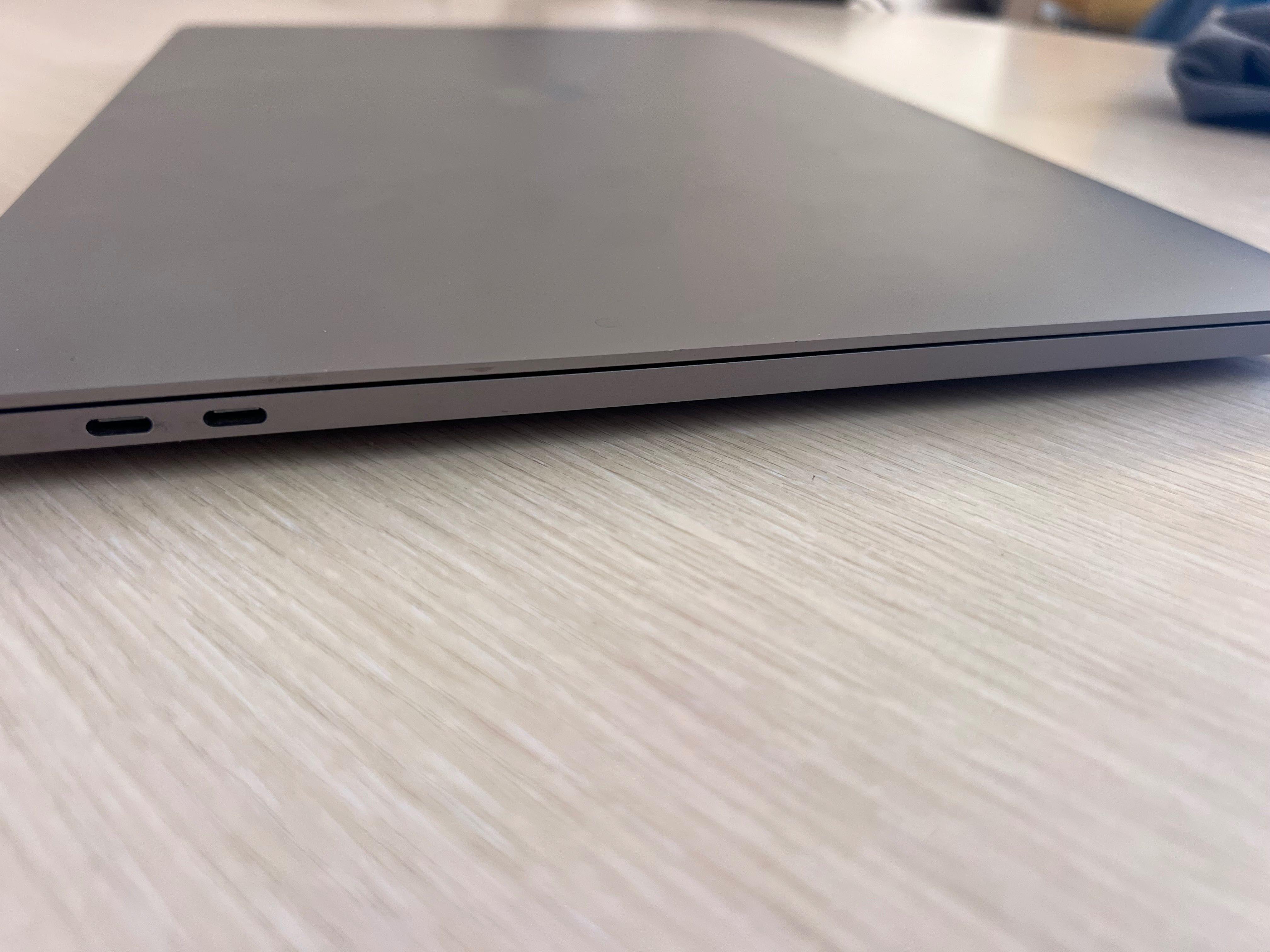 СРОЧНО! Macbook Pro 16" 2019 TouchBar Intel i7, 16 Gb, 500 Gb