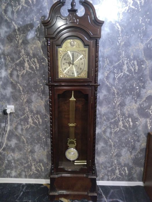 Продам напольные часы.