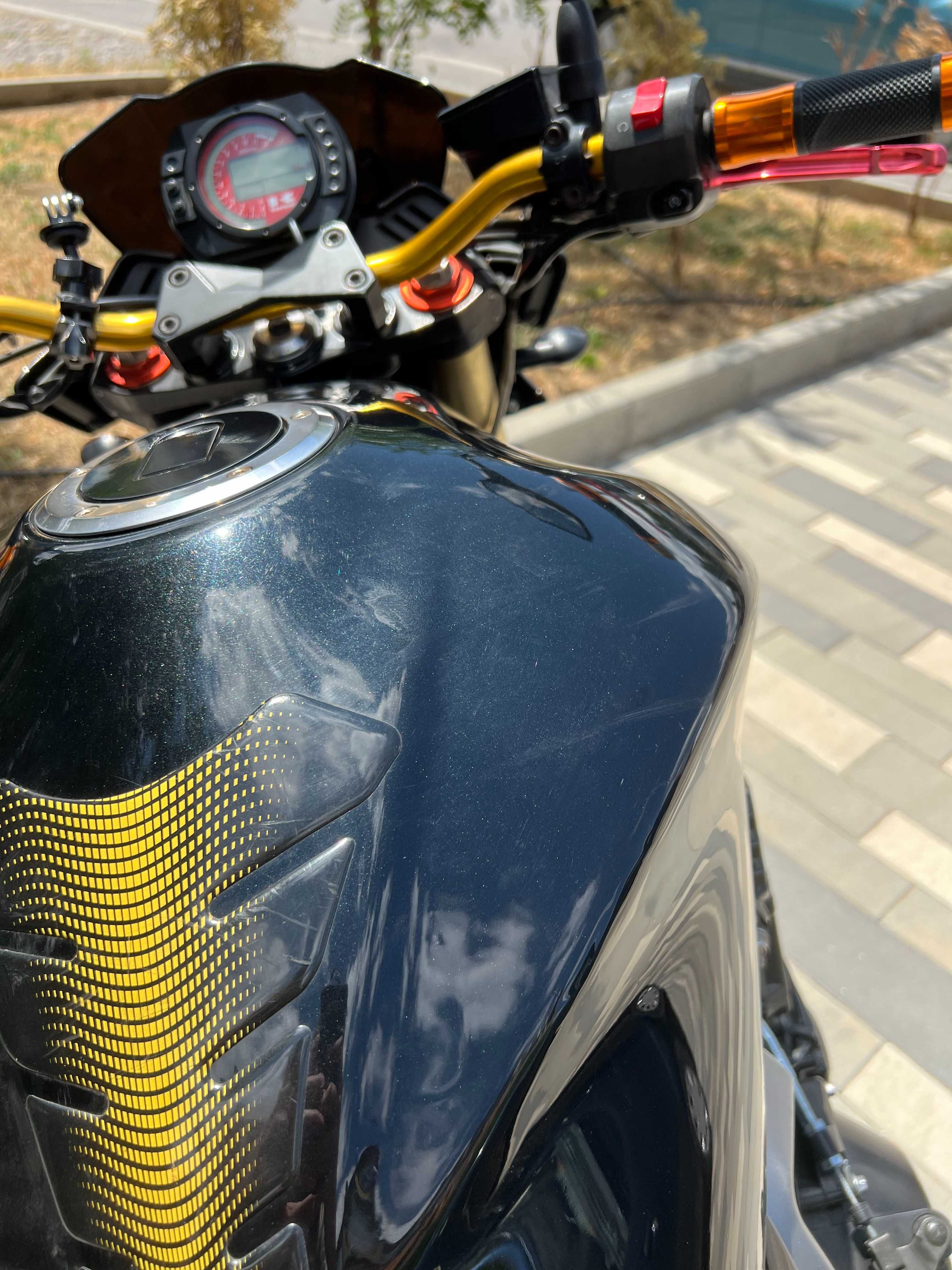 Kawasaki Z1000 топ